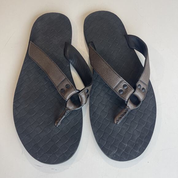 Bottega Veneta Mens Runway Brown Leather Thong Sandals size 43 (US 9) Hamptons main image 5